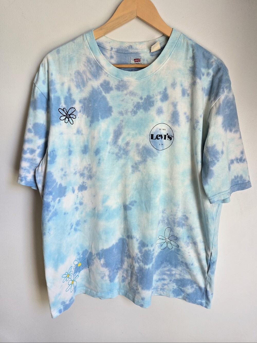 LEVI'S Oversized Light Blue Tie-Dye Daisy Embroidered Cotton Tee